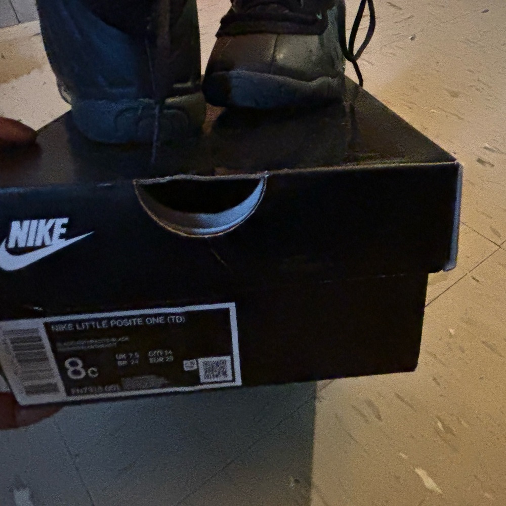 Boys black foam posites